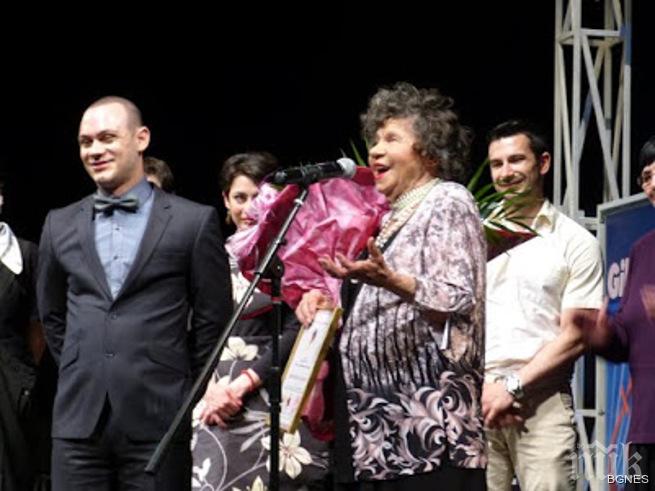 Стоянка Мутафова с награда от фондация Лейди Даяна