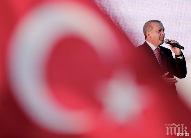 Блумбърг: Ердоган е достигнал върха на своята мощ