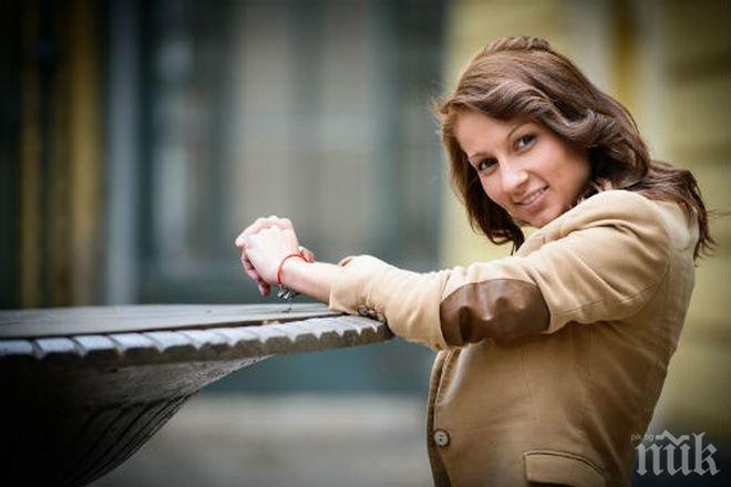 Симона Пейчева баровка - вози се в лъскаво Порше, яхна и Нисан след И аз го мога! (снимка)