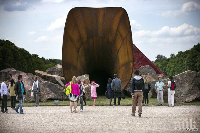 Нова скулптура на Аниш Капур скандализира посетителите на Версай