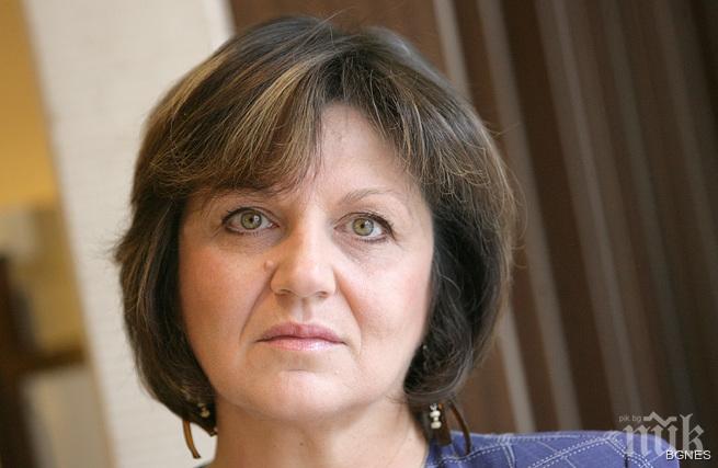 Дияна Тушева: Оглупяването като национален спорт