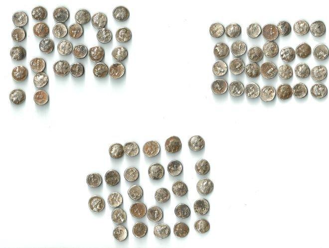 Безценно монетно съкровище задържаха митничари на летището в София