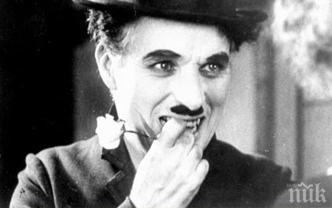 Чарли Чаплин вече посреща посетителите на русенския кей