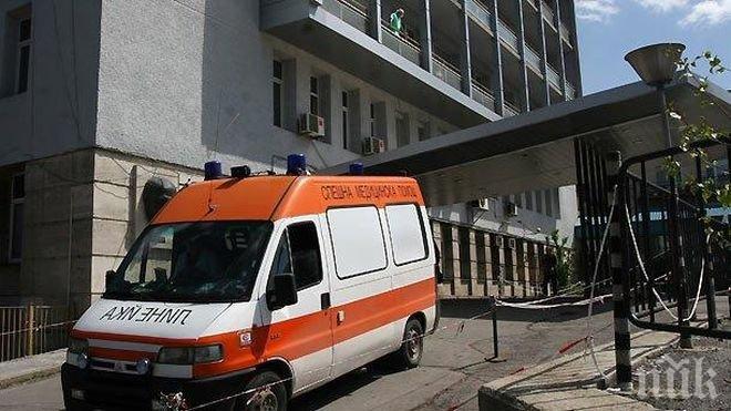 Бебето, изпуснато на стълби от пияната си майка, е със счупени череп и теменна кост Бебето, изпуснато на стълби от пияната си майка, е със счупени череп и теменна кост