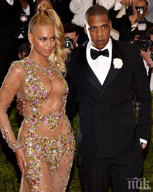 Дизайнерката Херера разкритикува голите рокли на звездите