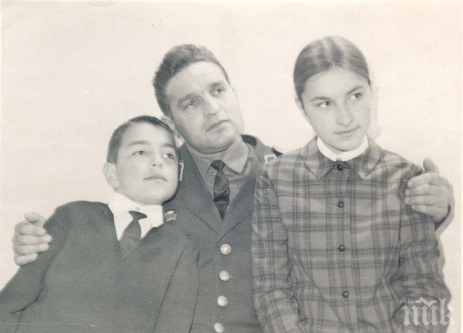 САМО В ПИК! Бойко на 56 в събота! Вижте уникални семейни снимки от детството на премиера (галерия)