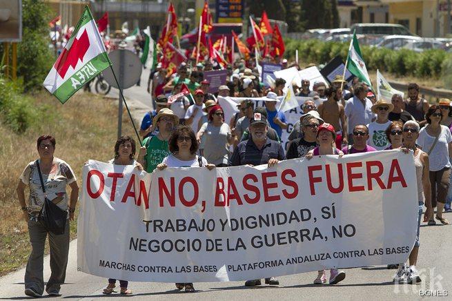Солидарността в НАТО с дефицит на обществена подкрепа 