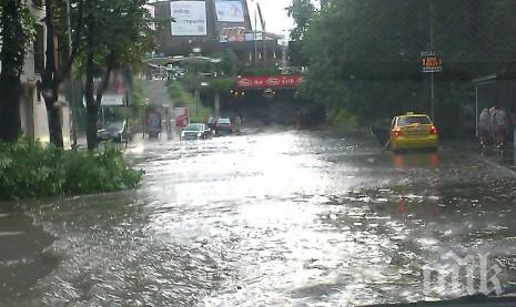 ПИК TV: Пороен дъжд и градушка във Варна