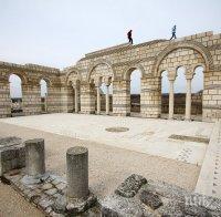 Реставрацията на Голямата Базилика в Плиска продължава и в дъжд
