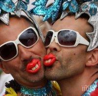 Над 100 000 души участваха в гей парада в Тел Авив