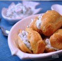 Еклери с козе сирене и скариди