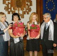Цецка Цачева присъства на кръщаването на сорт роза в памет на загинало при катастрофа момиче