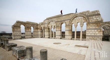 реставрацията голямата базилика плиска продължава дъжд