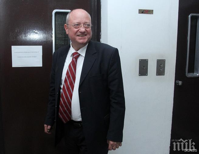 Танев: Революционна промяна във формата на матурите няма да има