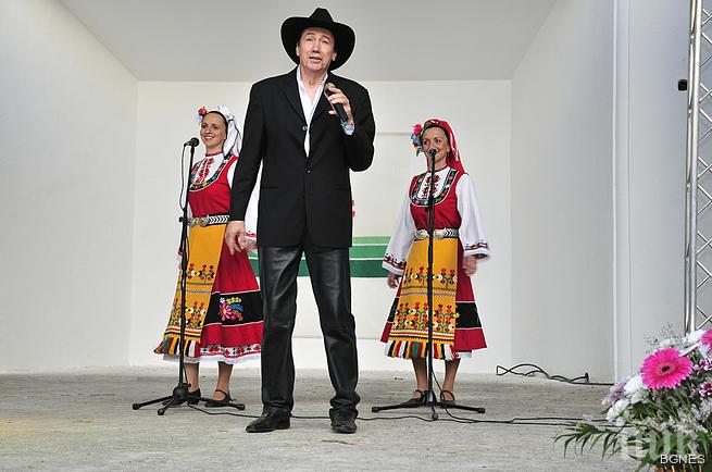 Бисер Киров с награда за цялостен принос в българо-руските културни отношения