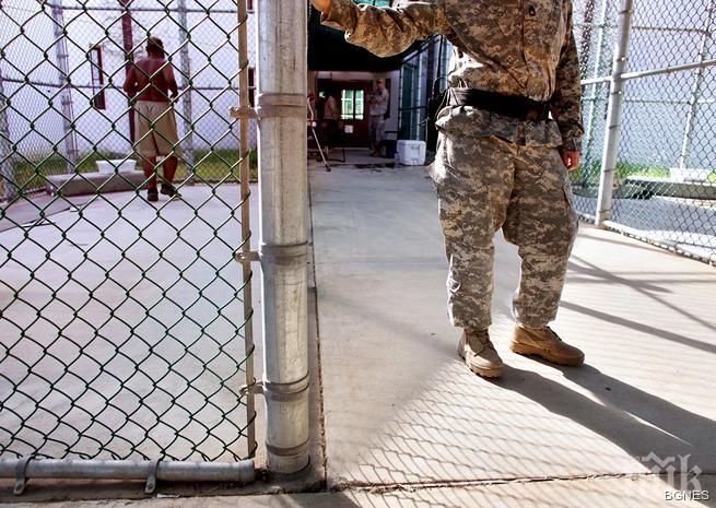 САЩ прехвърлят шест затворници от Гуантанамо в Оман