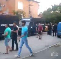 Жандармерия с каски нахлу в „Орландовци”! Топшефове от МВР на място ръководят операцията по спиране на побеснелите протестиращи (видео)
