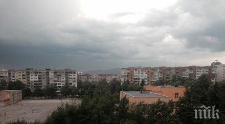 изненада жегата софия загърмя заваля дъжд