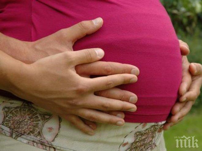 Лекари натискат родилки за секцио