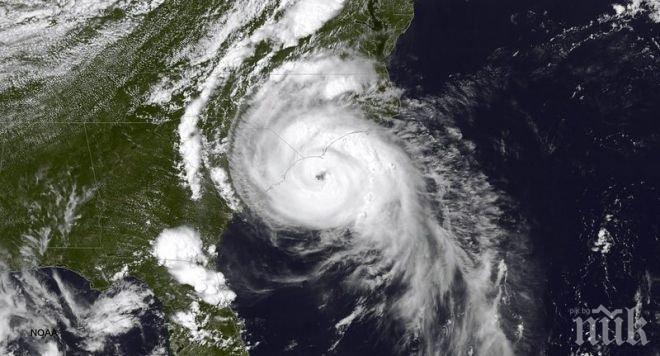 Ураганът Карлос загуби силата си до тропическа буря