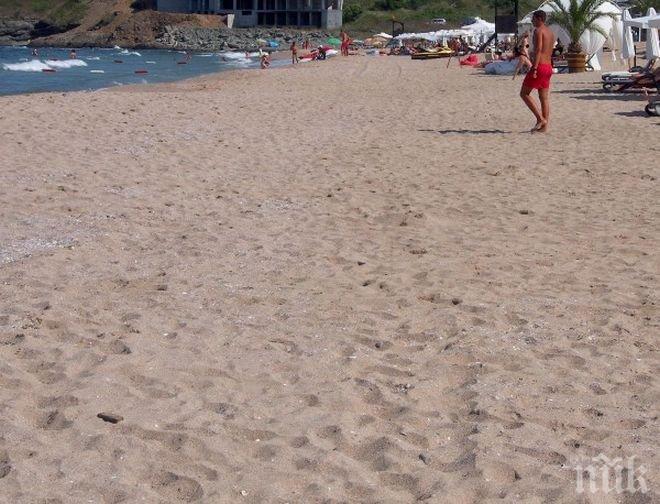 ПИК TV: Купища боклуци на Офицерския плаж