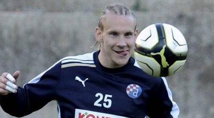 динамо киев купува тъпия защитник света