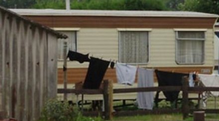 160 български строители мизерстват израел