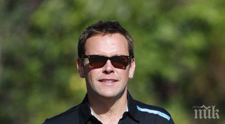 мърдок предава юздите бизнеса