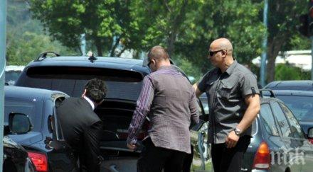 eксклузивно пик парламентът разкрива сложни финансови схеми банкера беглец цветан василев задават афери опасни връзки