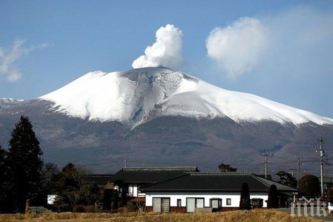  Вулканът Асама се активизира