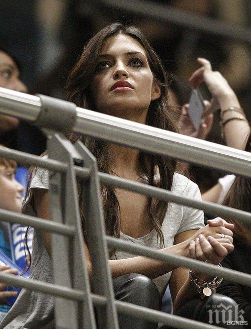 Приятелката на Касияс си търси работа в Англия или Франция