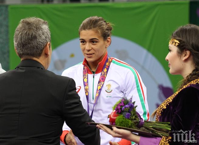 Белчо Горанов награди призьорки в борбата