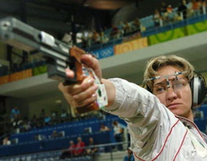 Провал за Мария Гроздева и Антоанета Бонева на 10 метра пистолет