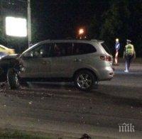 Адска катастрофа! Влак помете кола край Исперих, мъж бере душа в болницата
