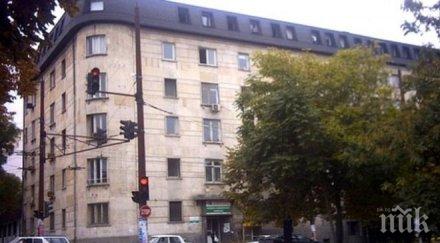 суперскандал лекарят пуснал фотоси фейсбук операция родилка уволнен социалната мрежа кипи снимка