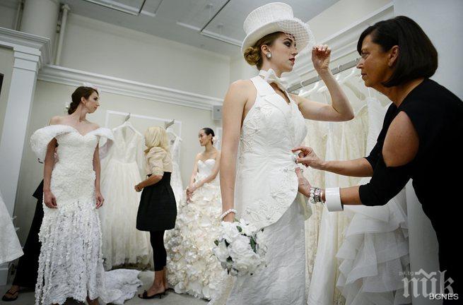 Направиха сватбени облекла от тоалетна хартия