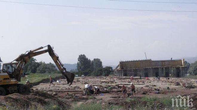 Кошмар! Родни работници гладуват в Норвегия! Събират пластмасови бутилки от кофите и ги връщат в супермаркети, за да си купят хляб
