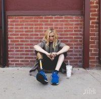 Истински истории: Модел изгуби крака си заради тампон (снимки)