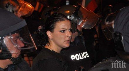 подкрепа фейсбук полицай анна витанова искат вътрешен министър