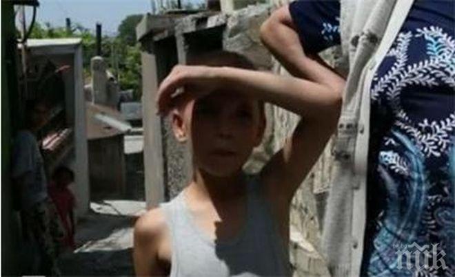 Една година по-късно: Ето как живее детето, оцеляло по чудо при потопа в Аспарухово (видео)