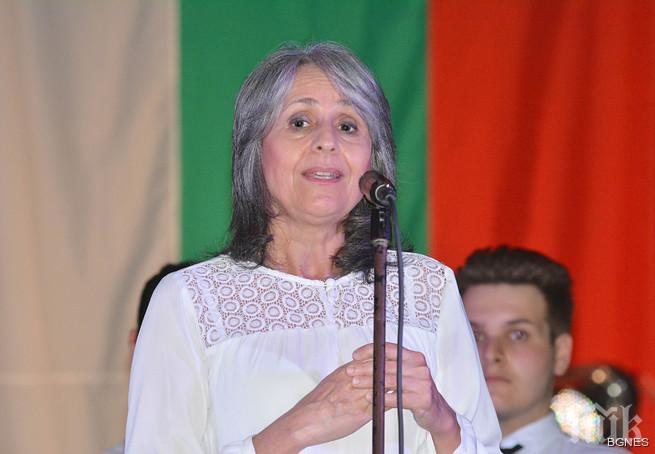 Попова: Говорим с политически цинизъм за това какво трябва да каже суверенът