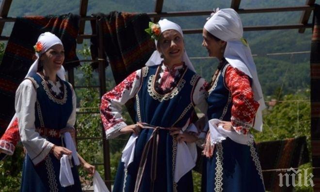Автентичен фолклор оглася Кърджали преди събора в Копривщица