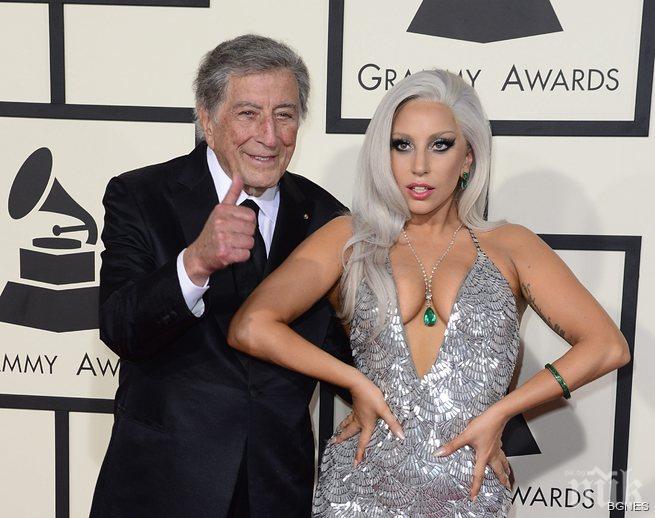 Лейди Гага - плаж, риболов и... концерти