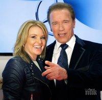 Арнолд Шварценегер разходи гаджето си из Париж