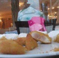 Хранят туристи със сурово месо в хотел в Елените