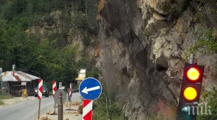 пътят асеновата крепост остава затворен продължава руши