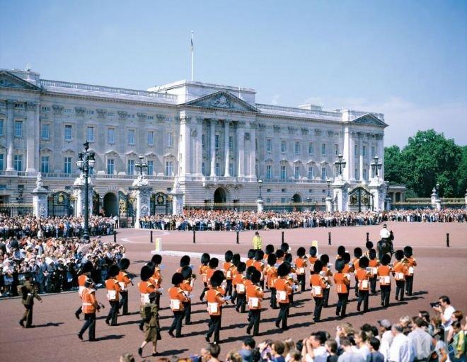 Тинейджъри искали да взривят Бъкингамския дворец
