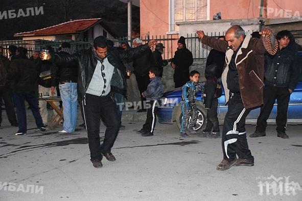 Роми от Монтана се жалват, останали без кючеци