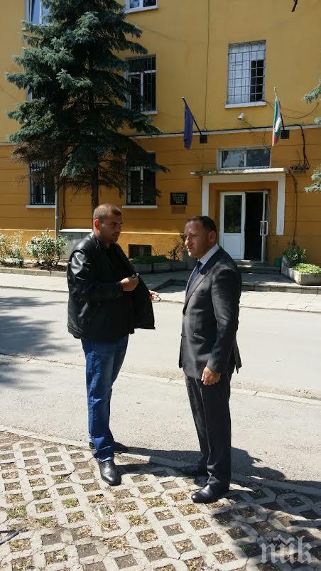 Лидерът на ДРОМ отиде лично в МВР заради битите момчета от Дружба! Политикът пред ПИК: Съдействам за бързото разкриване на престъплението!