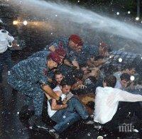 В Ереван продължават протестите срещу властта